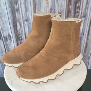 Sorel Tan Suede Winter Boots Size 7